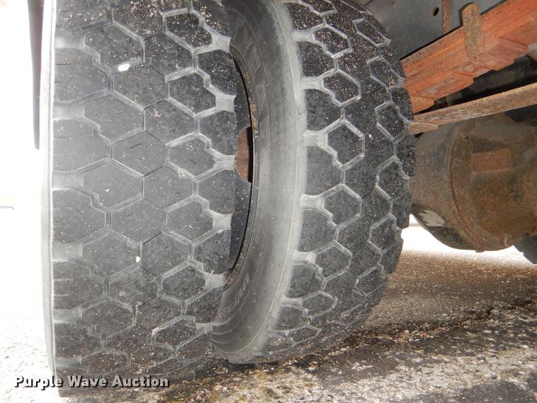 image for item DG1042 1998 International Mid Bus 3400 school bus