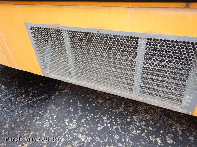 image for item DG1042 1998 International Mid Bus 3400 school bus