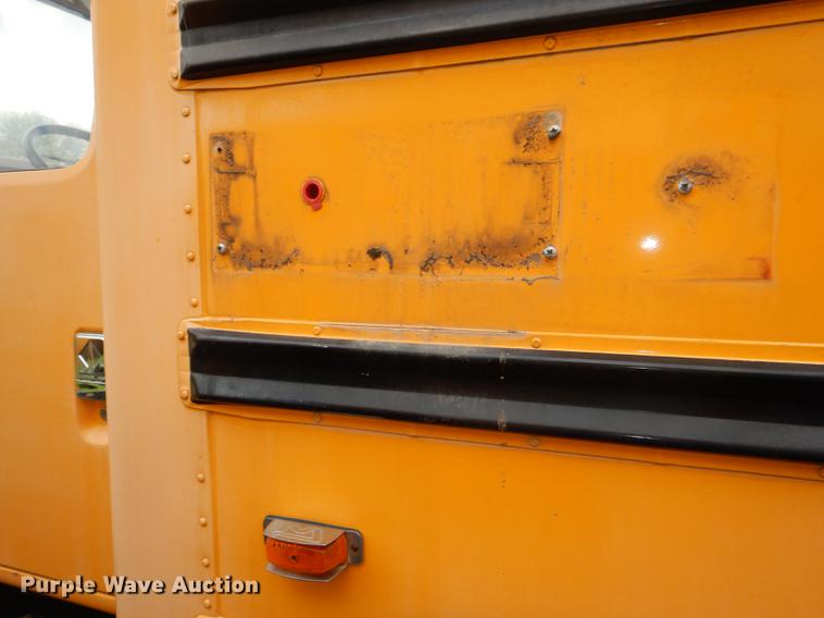 image for item DG1042 1998 International Mid Bus 3400 school bus