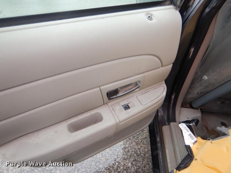 image for item DG1047 2010 Ford Crown Victoria Police Interceptor