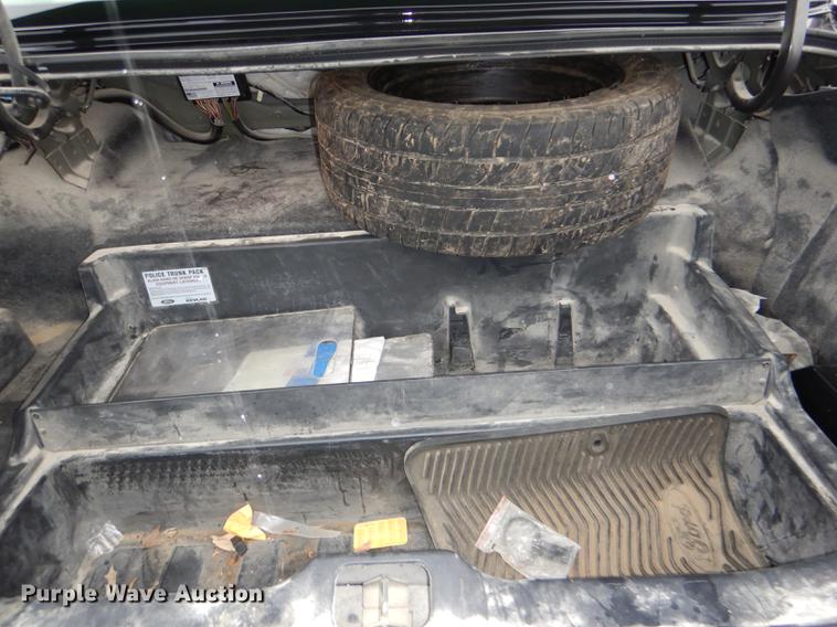 image for item DG1047 2010 Ford Crown Victoria Police Interceptor