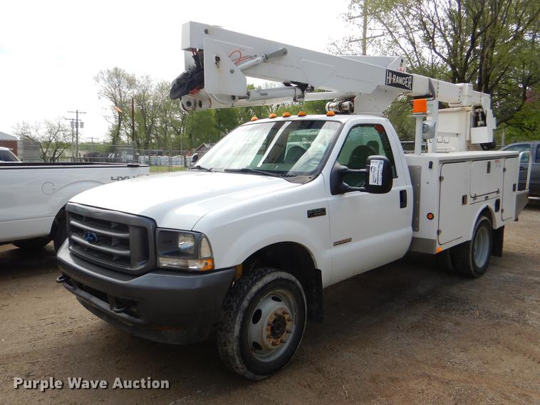 image for item DG1055 2004 Ford F550 Super Duty XL bucket truck