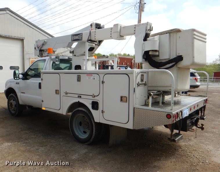 image for item DG1055 2004 Ford F550 Super Duty XL bucket truck