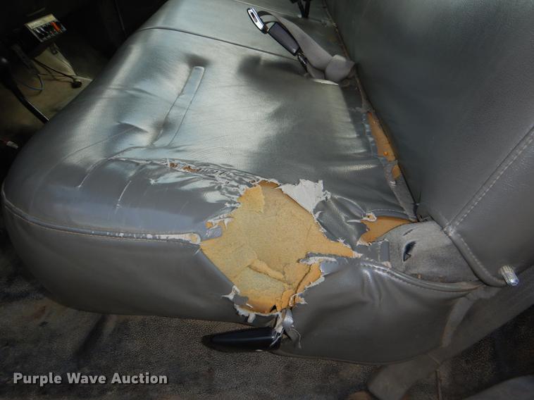 image for item DG1055 2004 Ford F550 Super Duty XL bucket truck