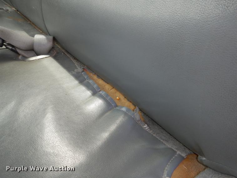 image for item DG1055 2004 Ford F550 Super Duty XL bucket truck