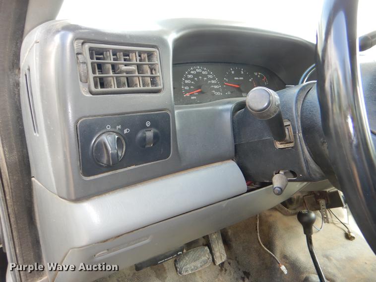 image for item DG1055 2004 Ford F550 Super Duty XL bucket truck