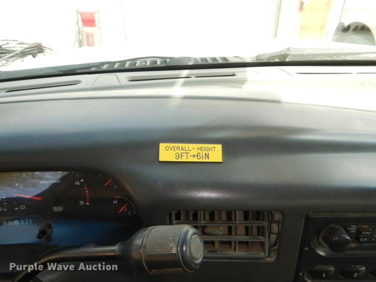 image for item DG1055 2004 Ford F550 Super Duty XL bucket truck