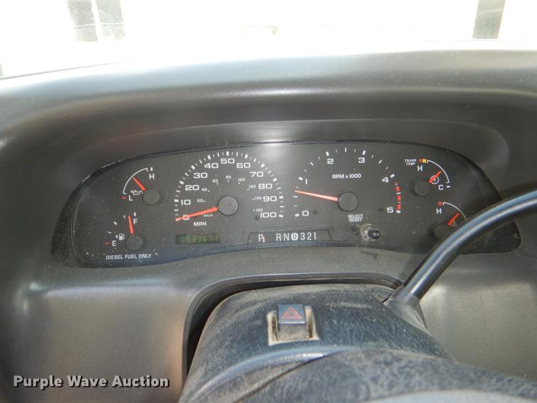 image for item DG1055 2004 Ford F550 Super Duty XL bucket truck