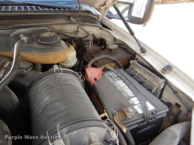 image for item DG1055 2004 Ford F550 Super Duty XL bucket truck