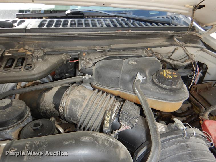 image for item DG1055 2004 Ford F550 Super Duty XL bucket truck