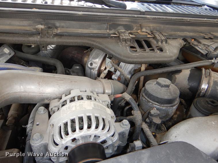 image for item DG1055 2004 Ford F550 Super Duty XL bucket truck