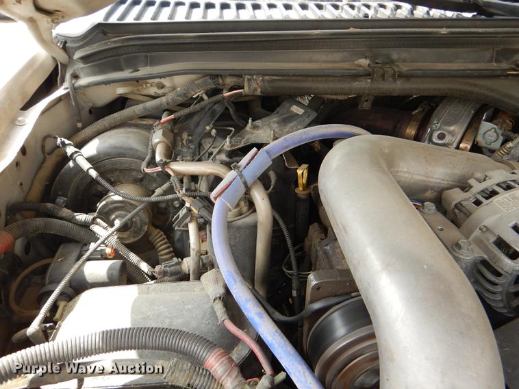 image for item DG1055 2004 Ford F550 Super Duty XL bucket truck