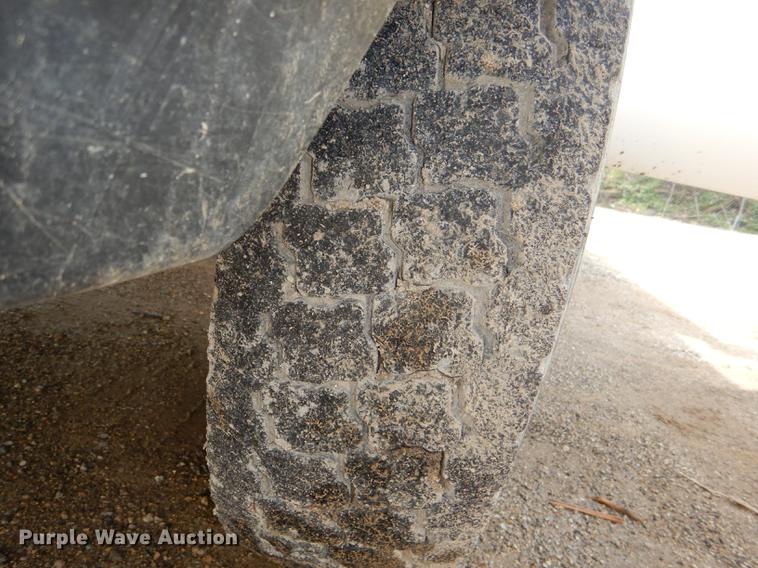 image for item DG1055 2004 Ford F550 Super Duty XL bucket truck