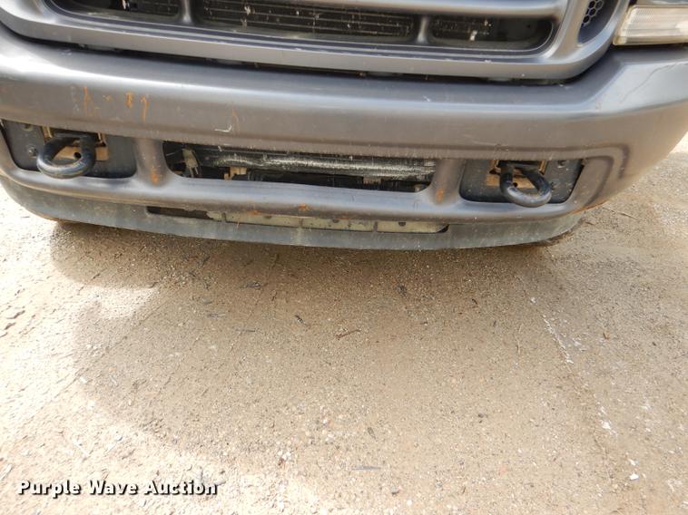 image for item DG1055 2004 Ford F550 Super Duty XL bucket truck