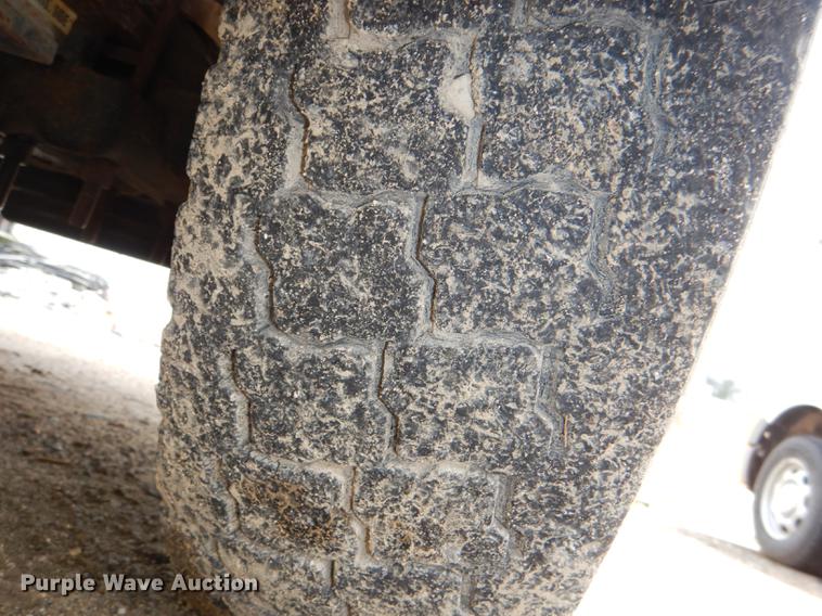 image for item DG1055 2004 Ford F550 Super Duty XL bucket truck