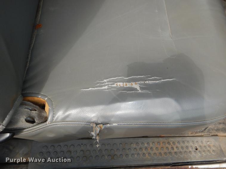 image for item DG1055 2004 Ford F550 Super Duty XL bucket truck