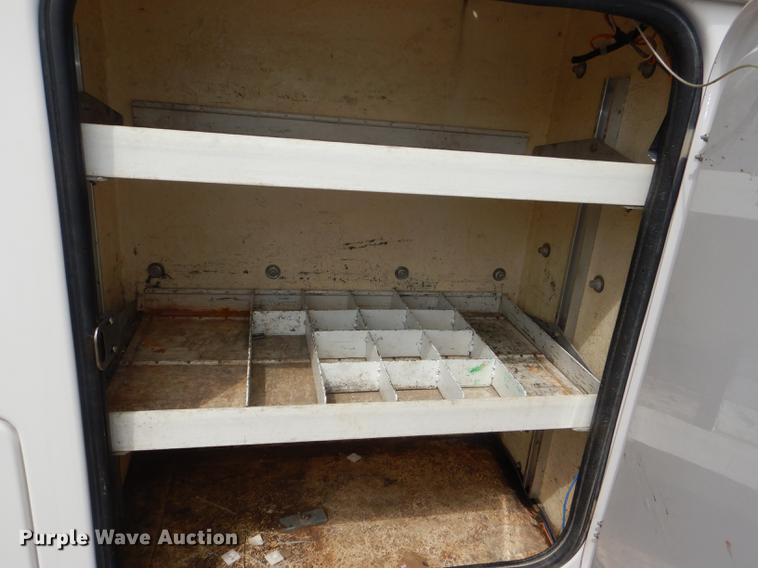 image for item DG1055 2004 Ford F550 Super Duty XL bucket truck