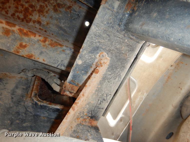 image for item DG1055 2004 Ford F550 Super Duty XL bucket truck