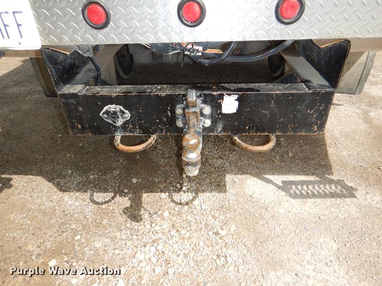image for item DG1055 2004 Ford F550 Super Duty XL bucket truck