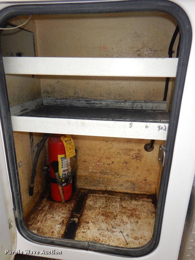 image for item DG1055 2004 Ford F550 Super Duty XL bucket truck