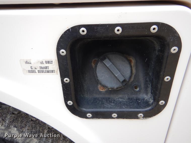 image for item DG1055 2004 Ford F550 Super Duty XL bucket truck