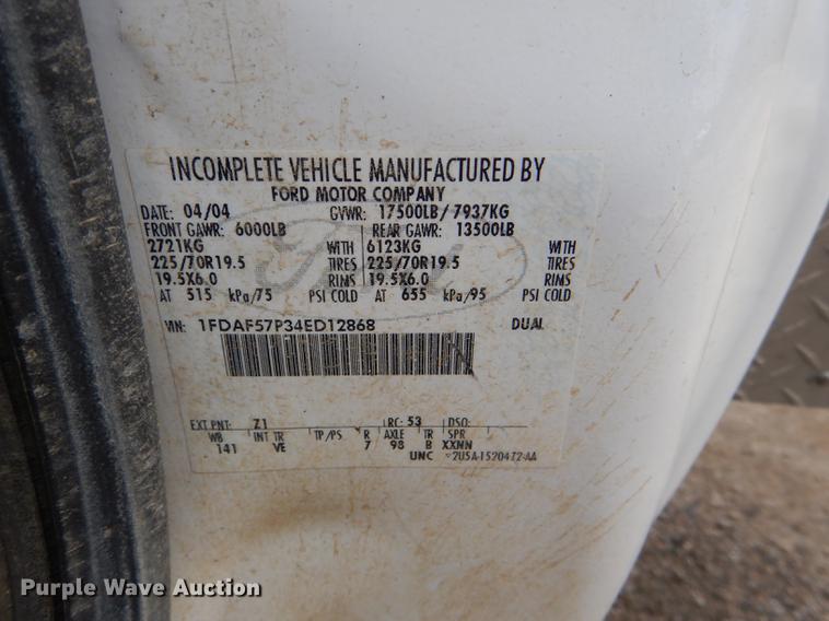 image for item DG1055 2004 Ford F550 Super Duty XL bucket truck