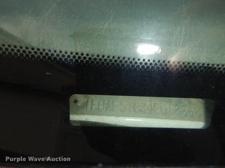 image for item DG1055 2004 Ford F550 Super Duty XL bucket truck