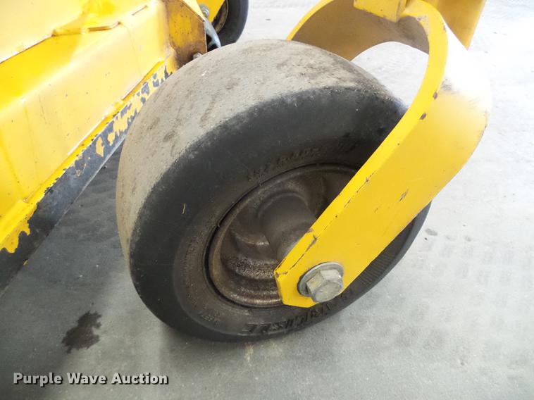 image for item EQ9081 2012 Hustler Super Z ZTR lawn mower