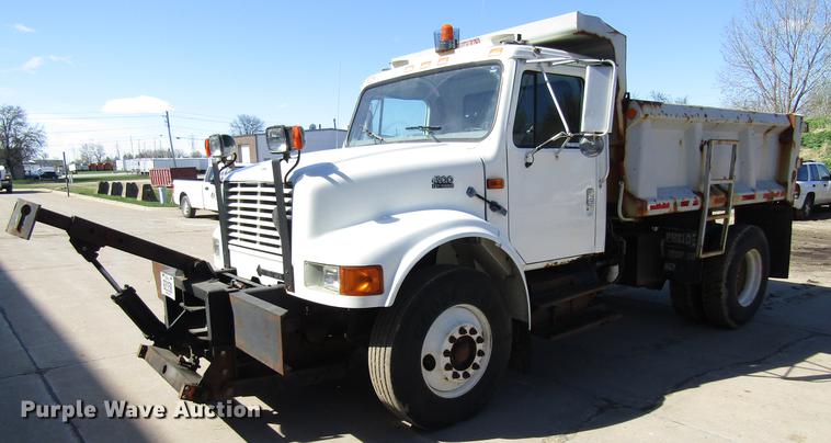 image for item EU9620 1999 International 4900 dump truck