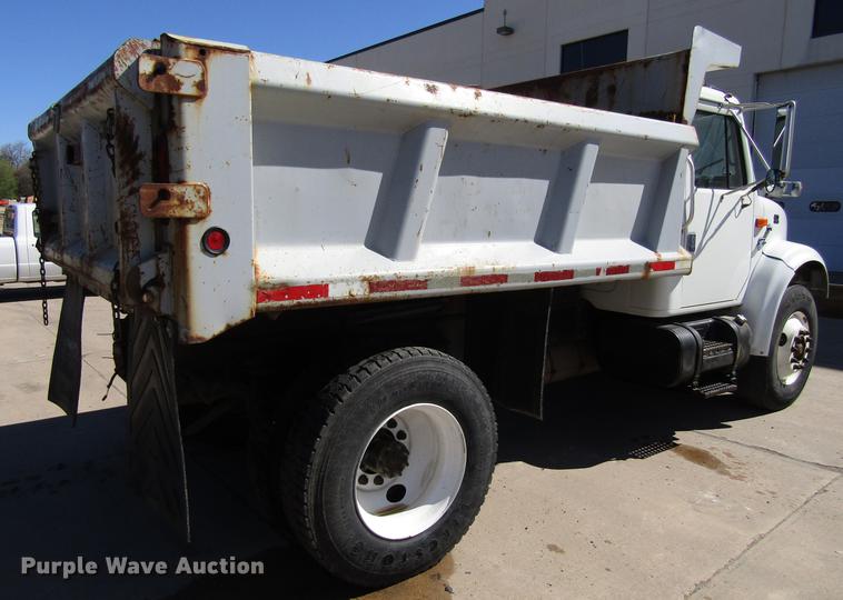 image for item EU9620 1999 International 4900 dump truck
