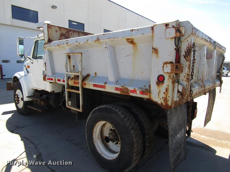 image for item EU9620 1999 International 4900 dump truck