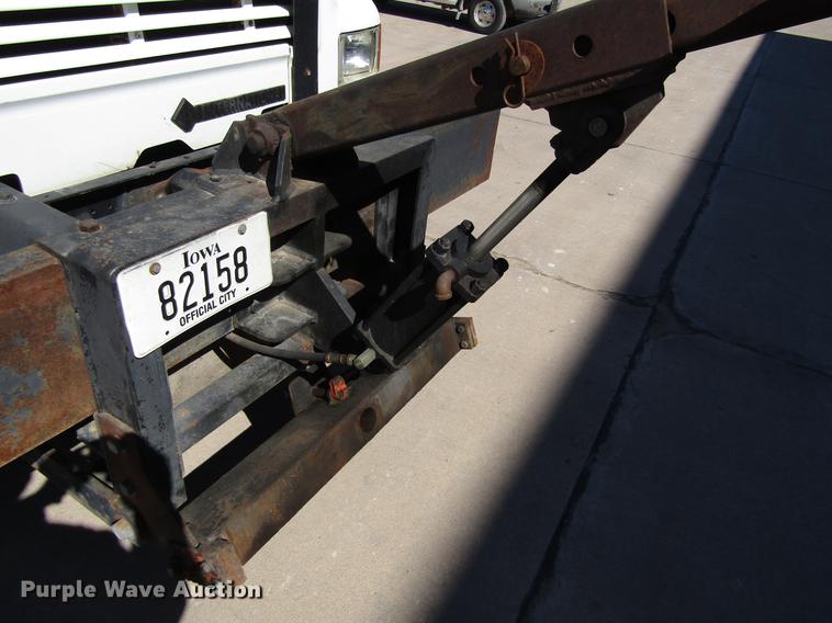 image for item EU9620 1999 International 4900 dump truck