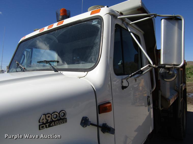 image for item EU9620 1999 International 4900 dump truck