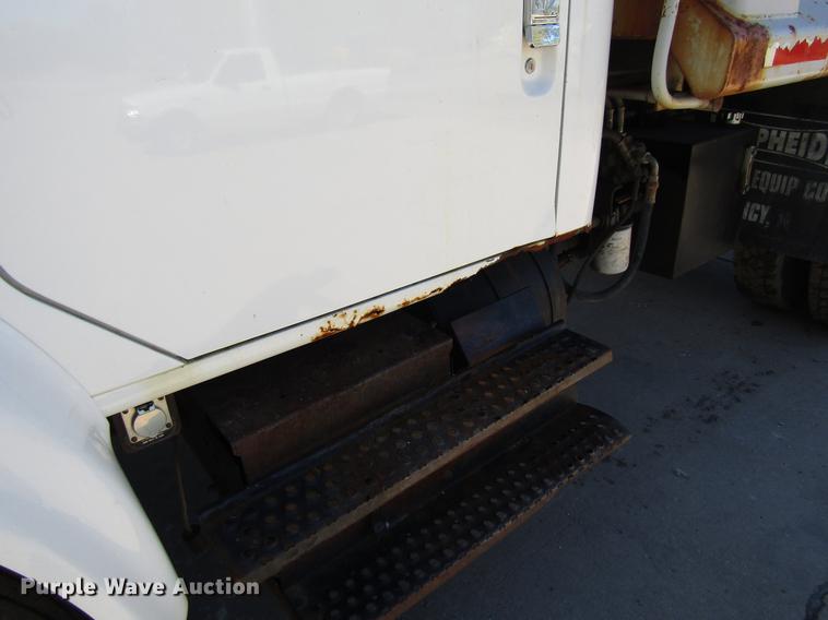 image for item EU9620 1999 International 4900 dump truck
