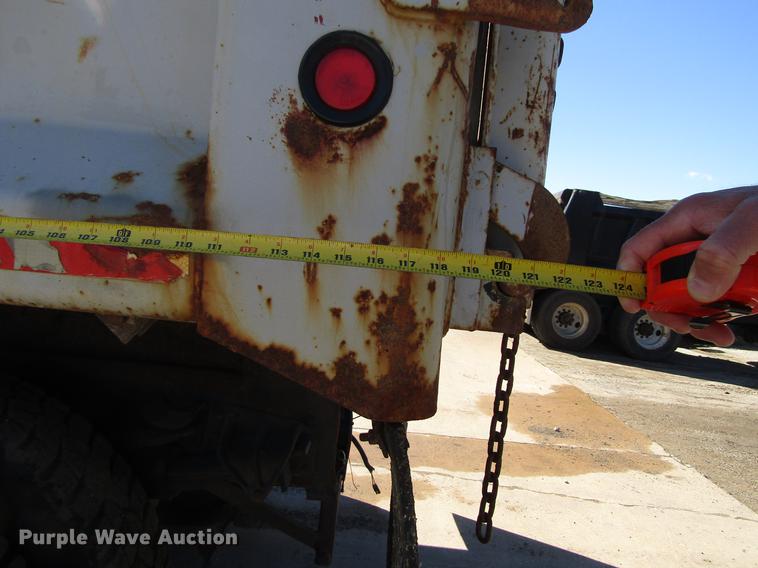 image for item EU9620 1999 International 4900 dump truck