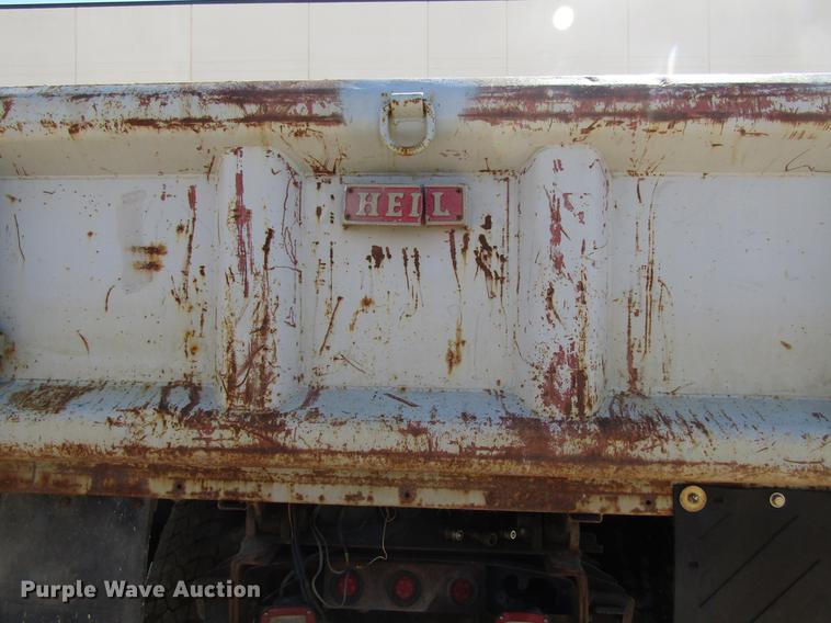 image for item EU9620 1999 International 4900 dump truck