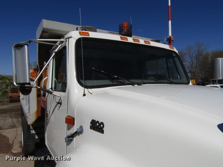 image for item EU9620 1999 International 4900 dump truck
