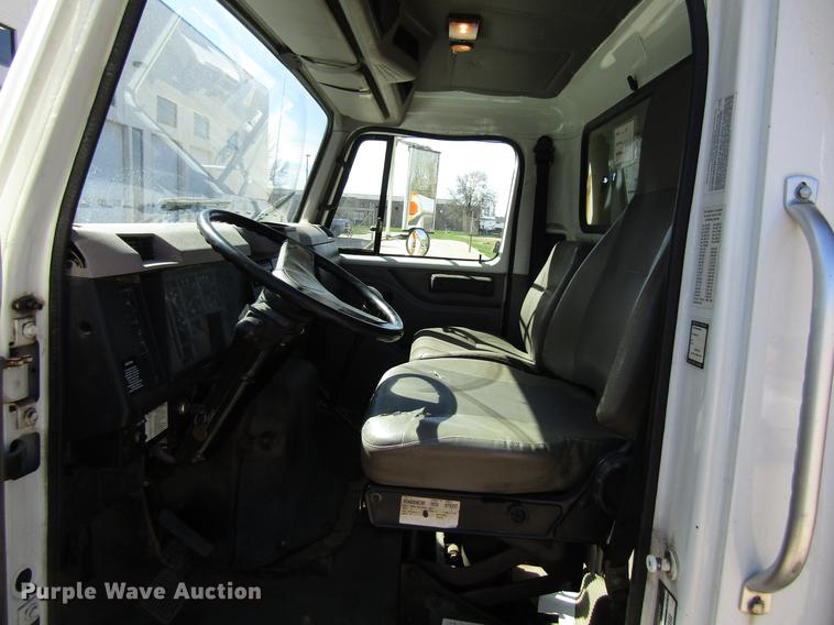 image for item EU9620 1999 International 4900 dump truck