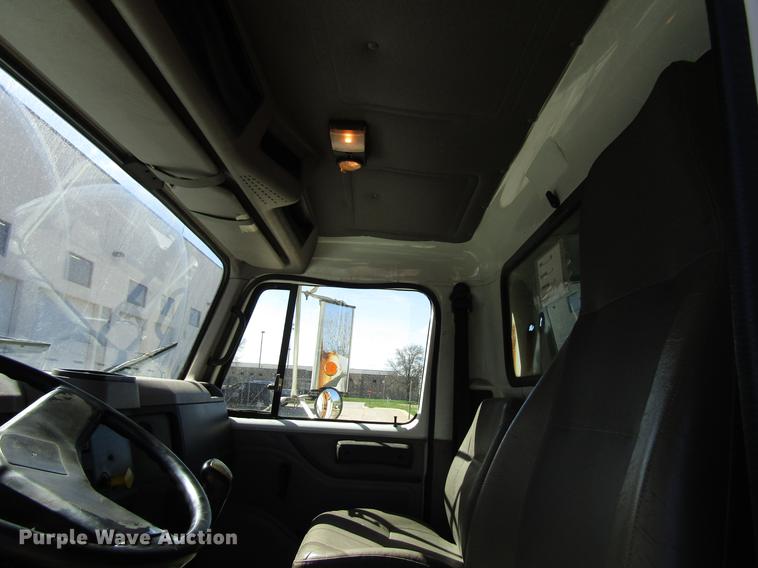 image for item EU9620 1999 International 4900 dump truck