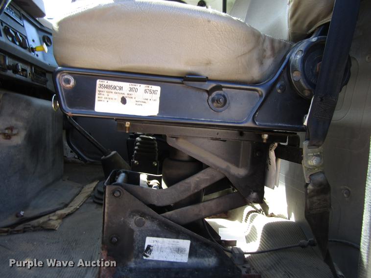 image for item EU9620 1999 International 4900 dump truck