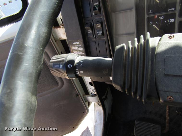 image for item EU9620 1999 International 4900 dump truck