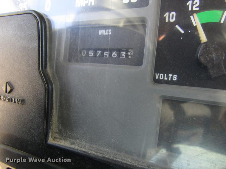 image for item EU9620 1999 International 4900 dump truck