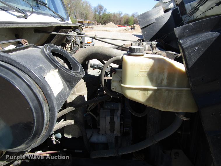 image for item EU9620 1999 International 4900 dump truck