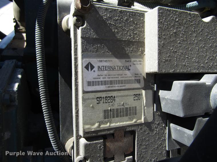 image for item EU9620 1999 International 4900 dump truck