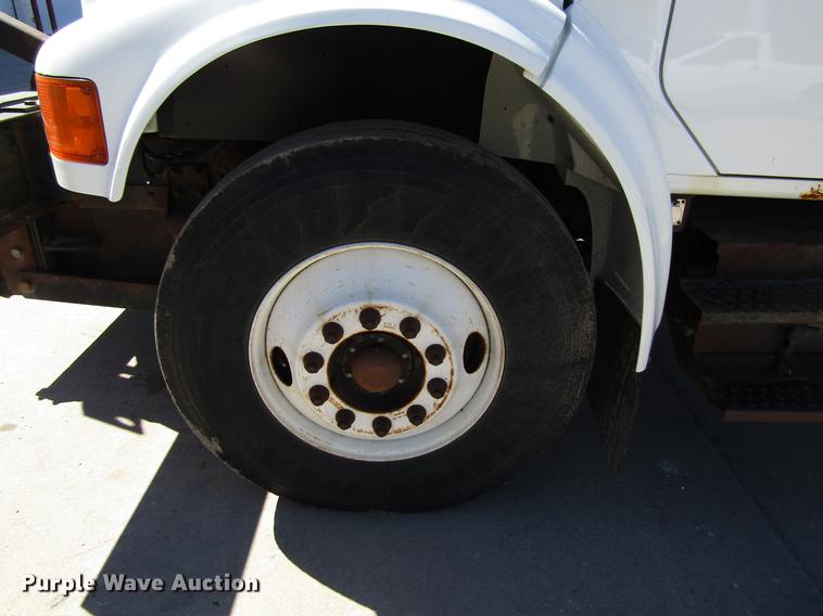 image for item EU9620 1999 International 4900 dump truck