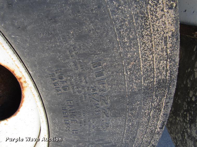 image for item EU9620 1999 International 4900 dump truck