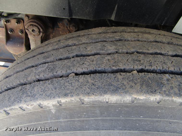 image for item EU9620 1999 International 4900 dump truck