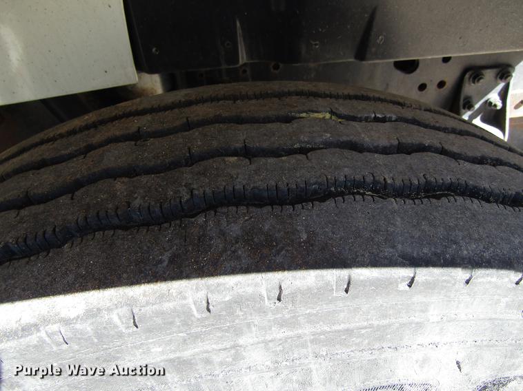 image for item EU9620 1999 International 4900 dump truck