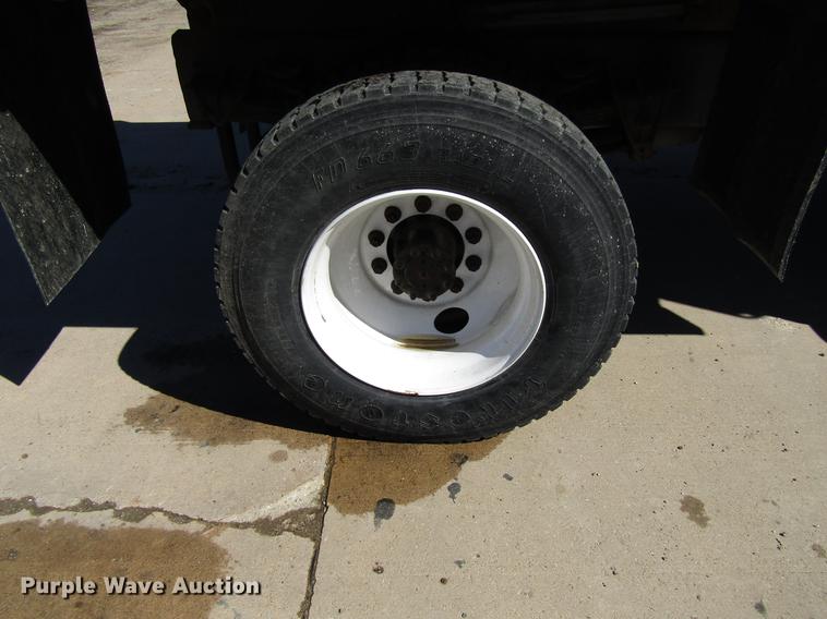 image for item EU9620 1999 International 4900 dump truck