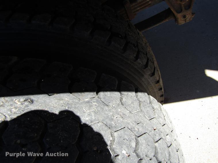 image for item EU9620 1999 International 4900 dump truck